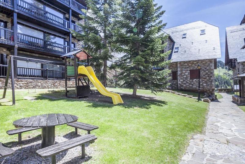 Apartamento Luderna - Tríplex Nin C2 Arenho Naut Aran  Exterior foto
